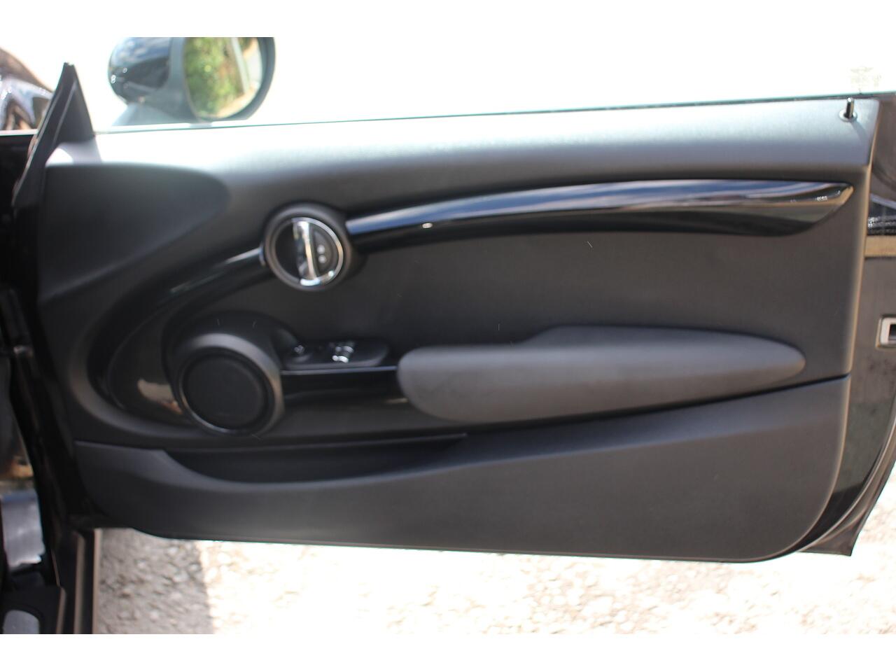 Mini Cooper view 28