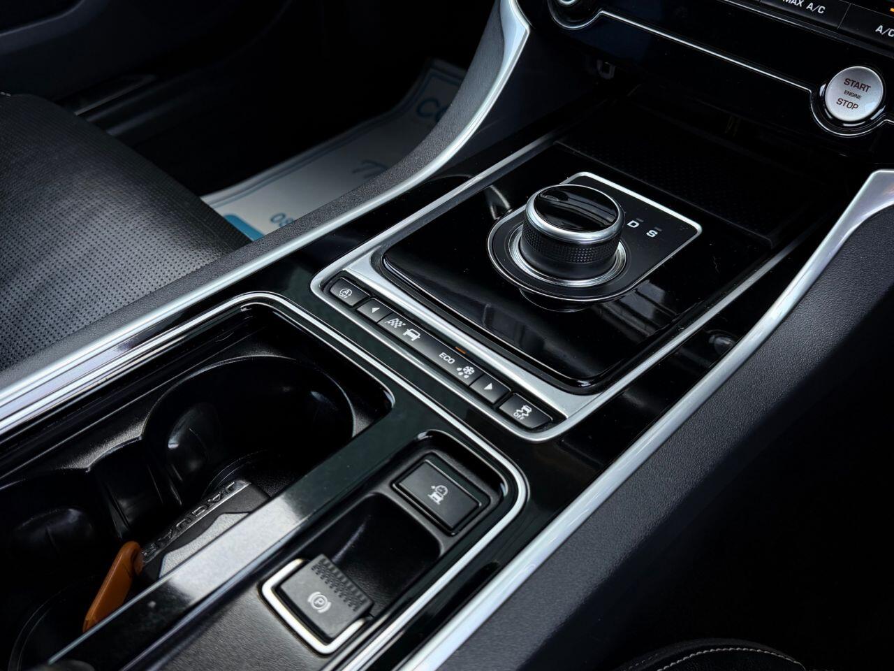 Jaguar XF view 31