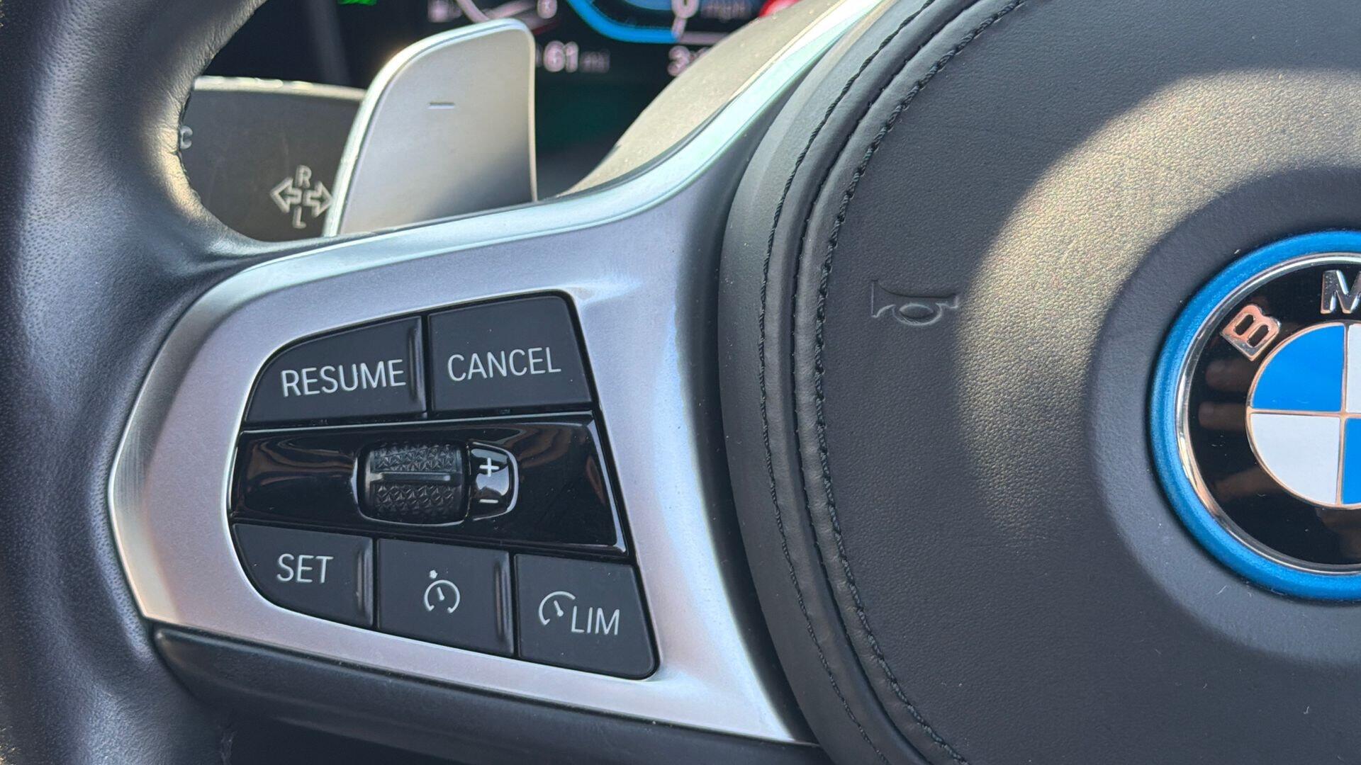 BMW 3 Series view 17