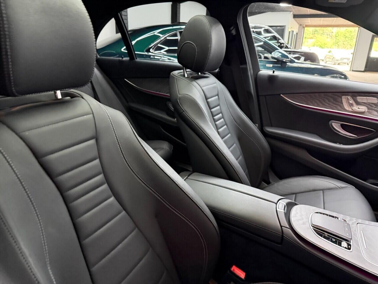 Mercedes-Benz E-Class view 41