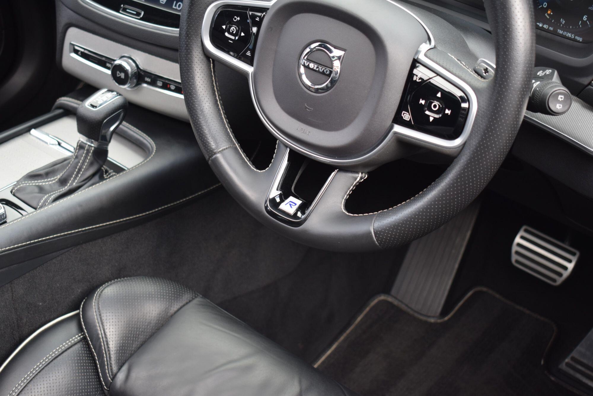 Volvo XC90 view 12