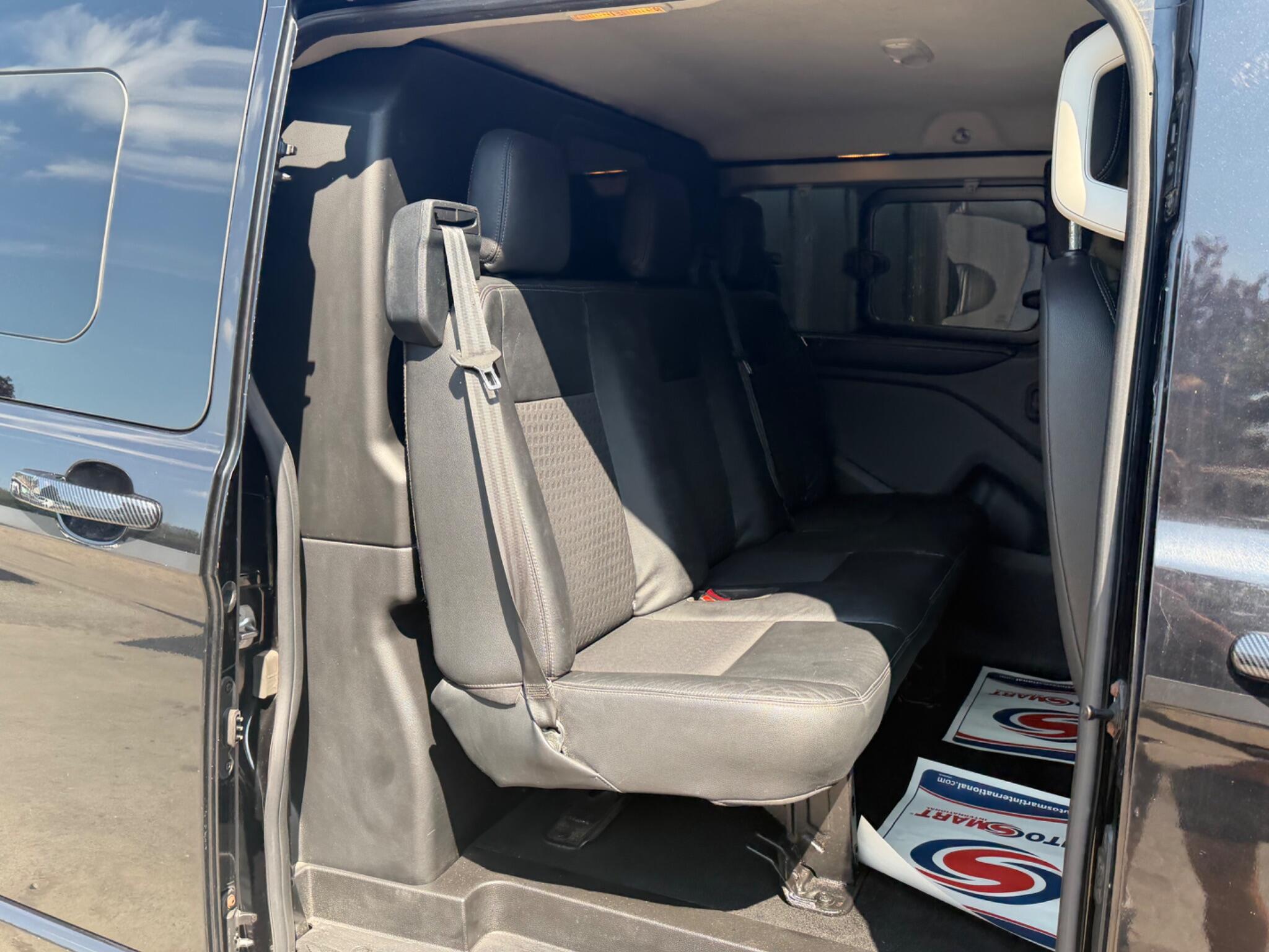 Ford Transit Custom view 74