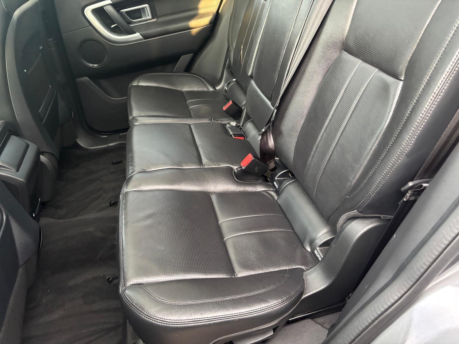 Land Rover Discovery Sport view 36