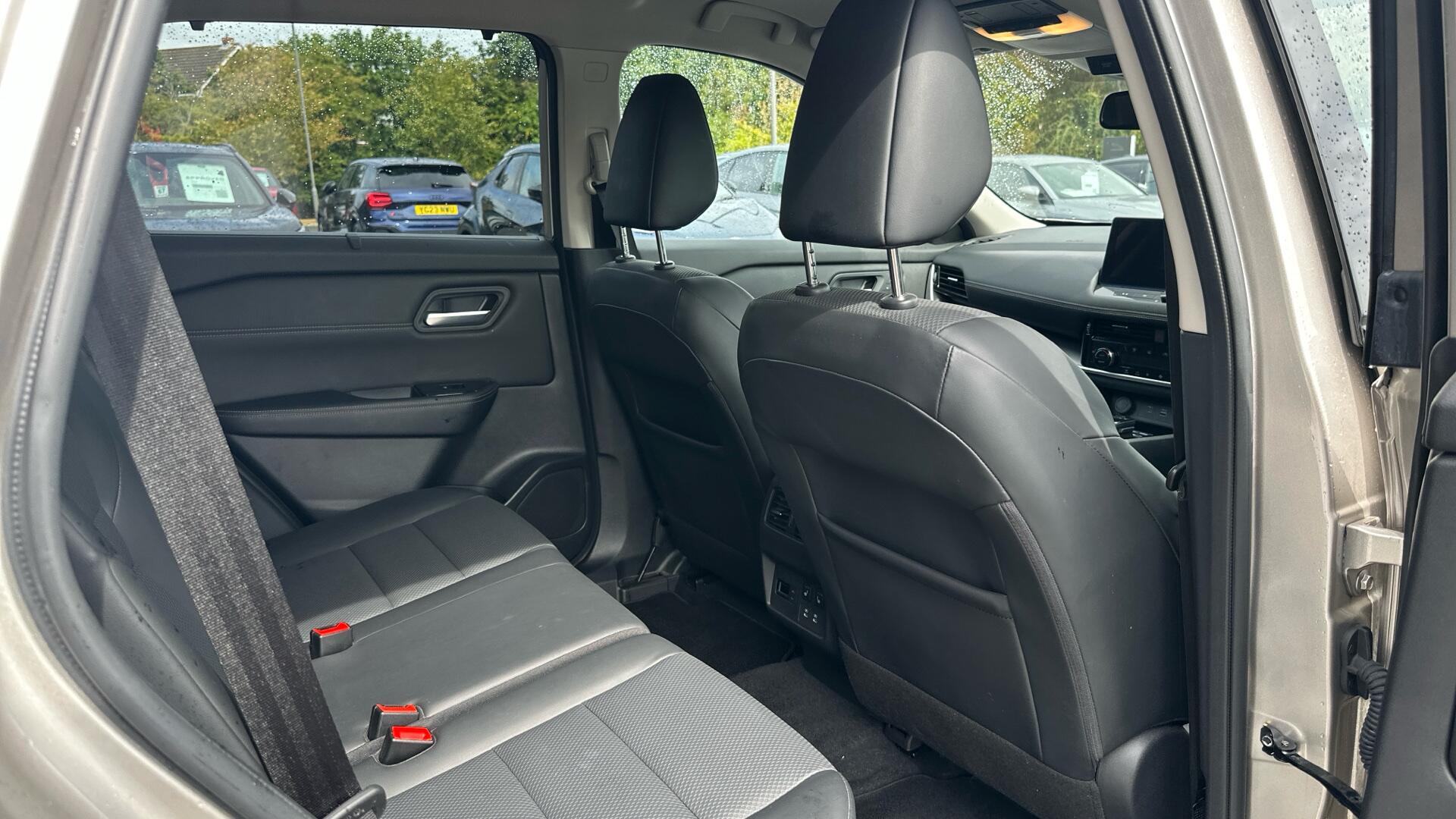 Nissan X-Trail view 42