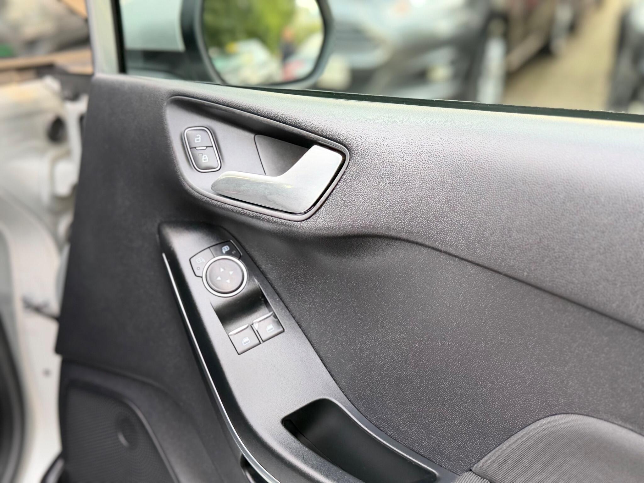 Ford Fiesta view 32