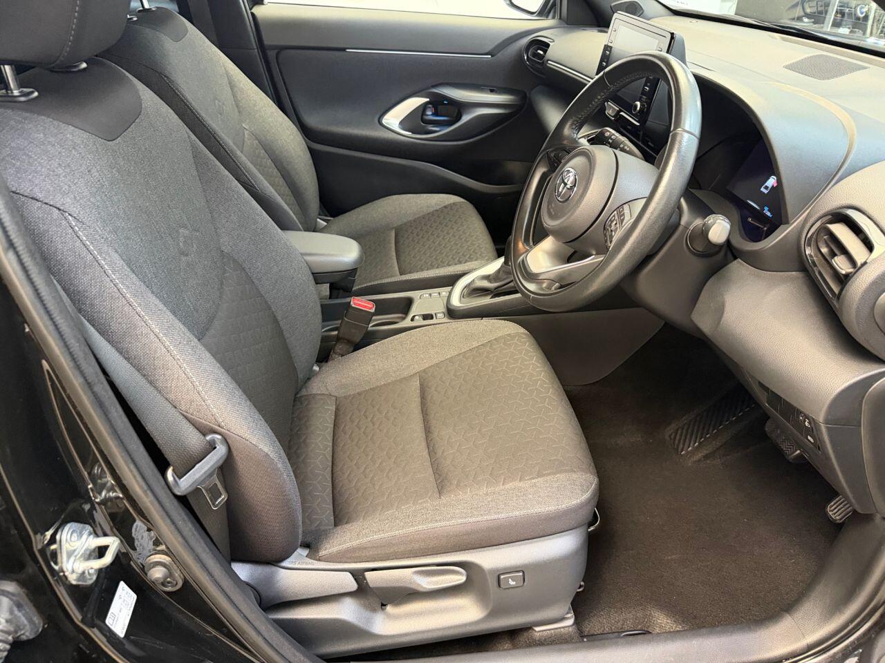Toyota Yaris Cross view 16