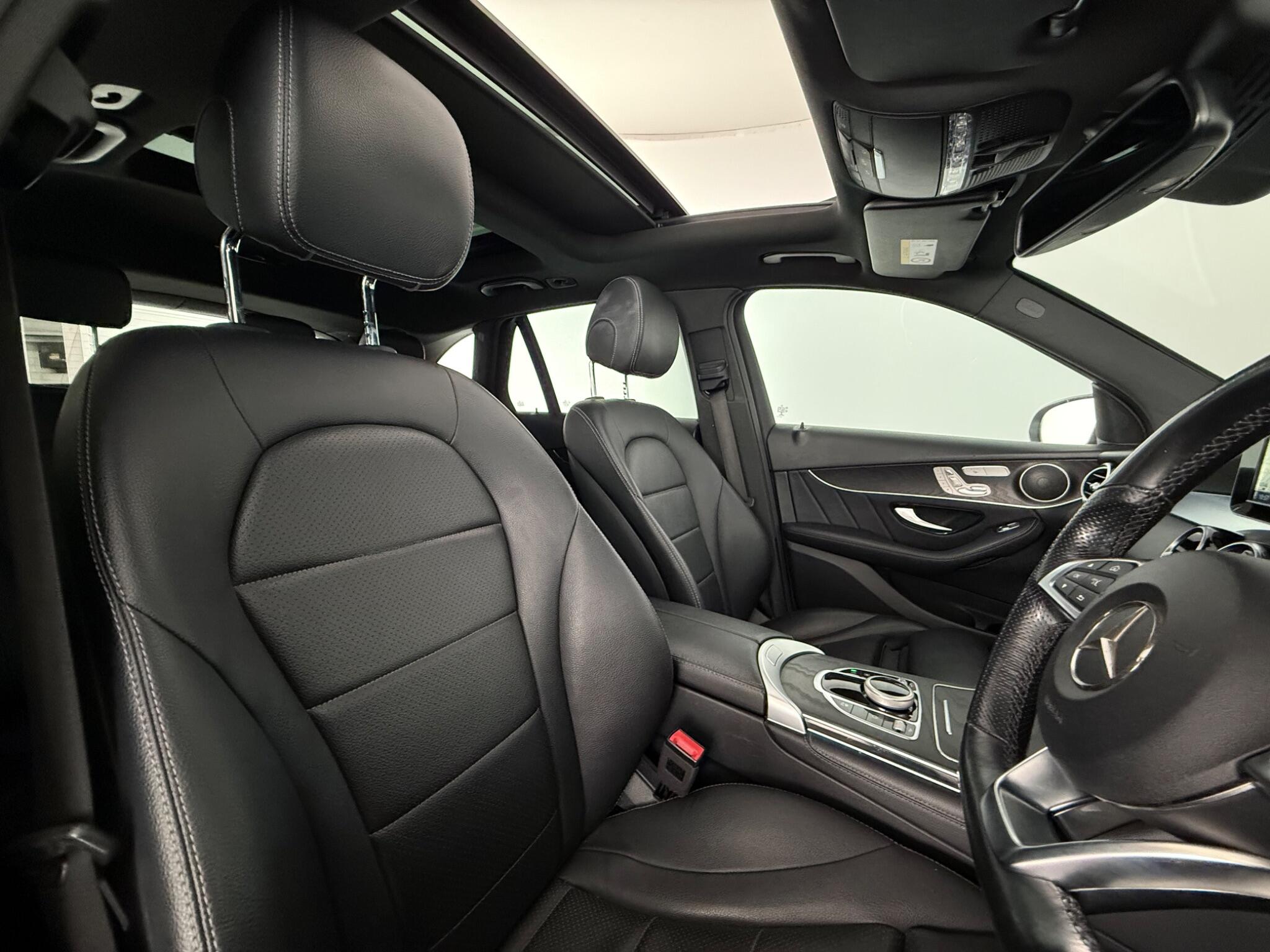 Mercedes-Benz GLC view 29