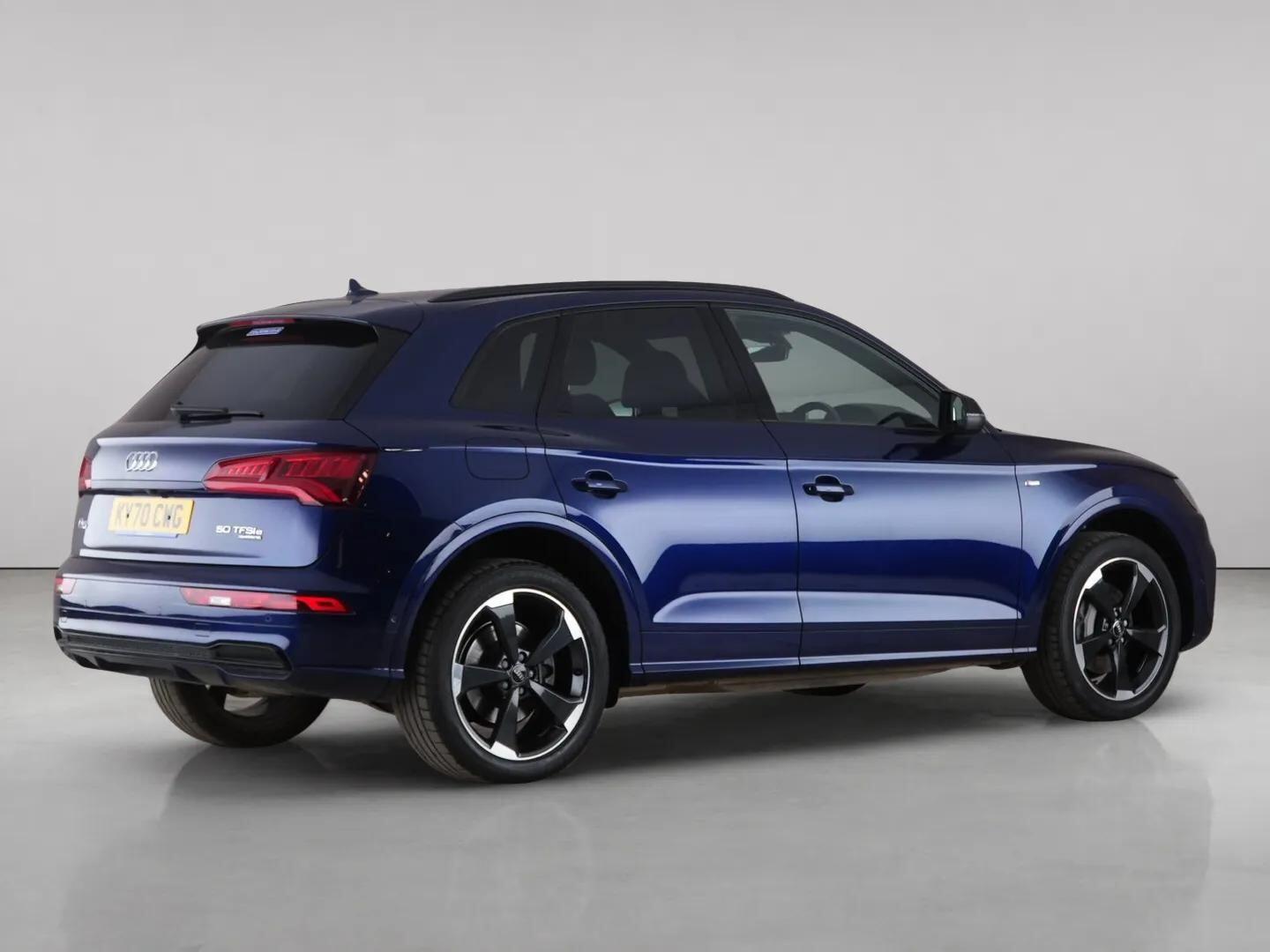 Audi Q5 view 8