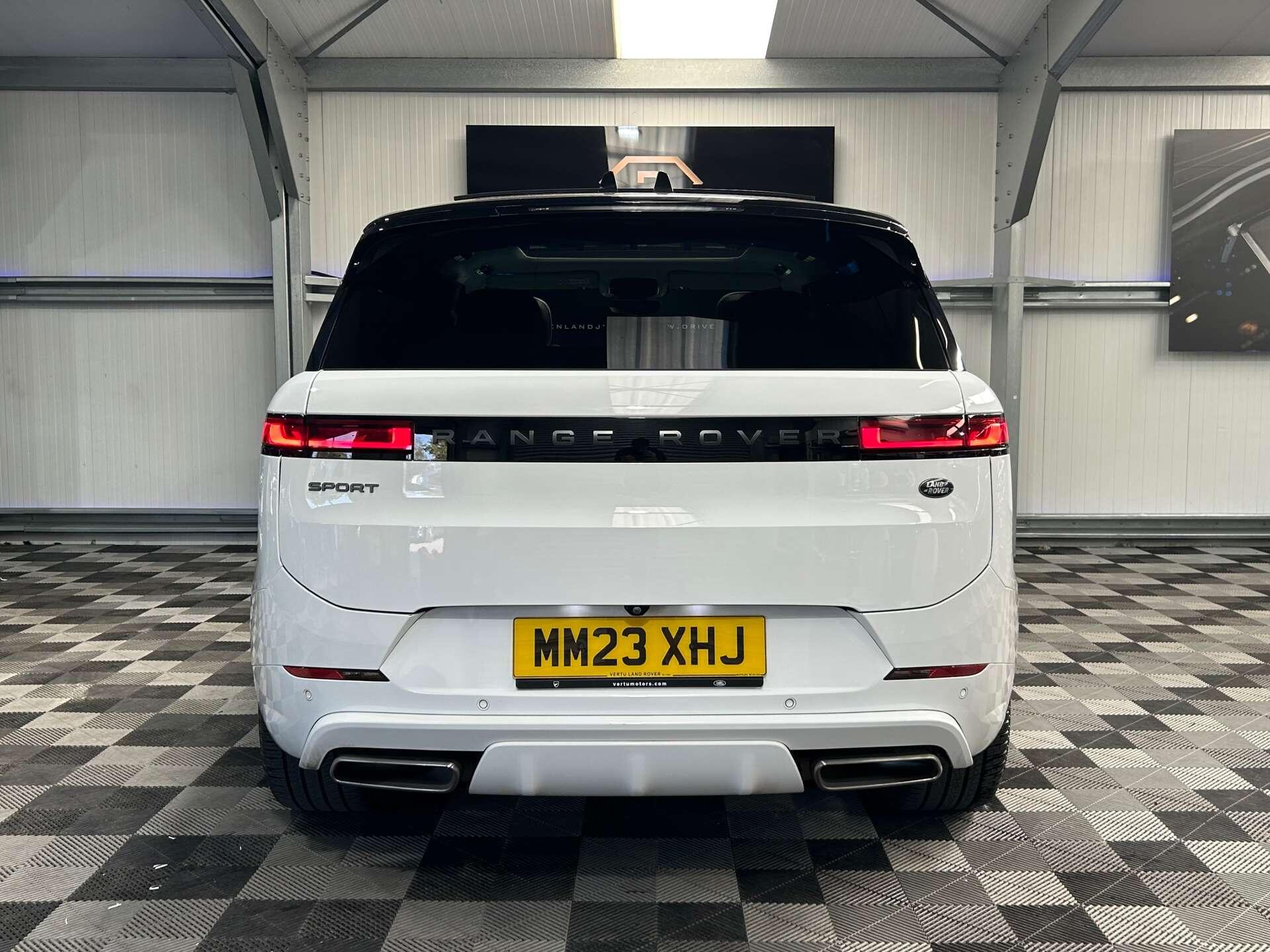 Land Rover Range Rover Sport view 12