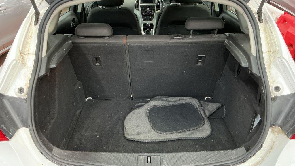 Vauxhall Astra view 7