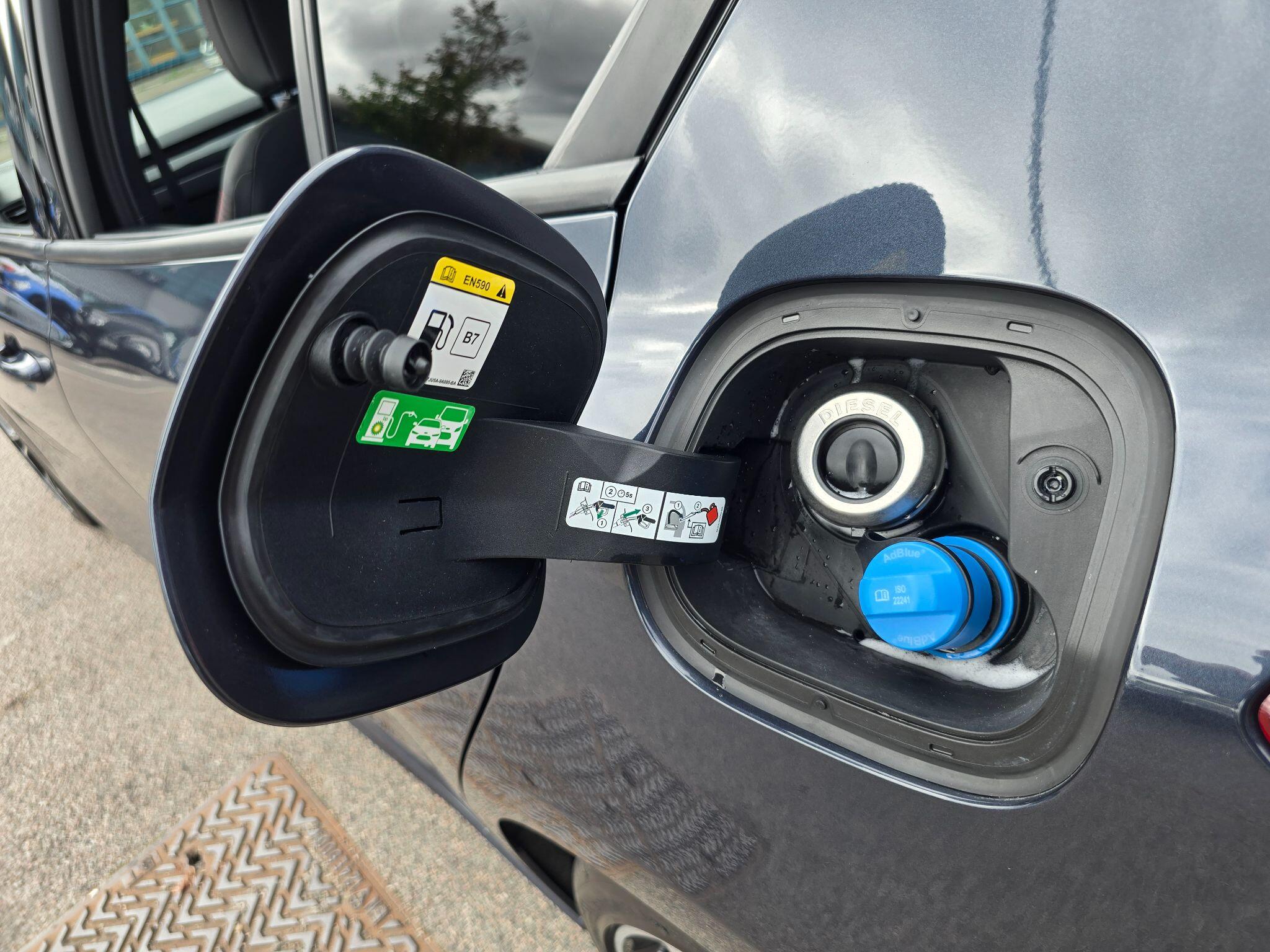 Ford Focus view 93