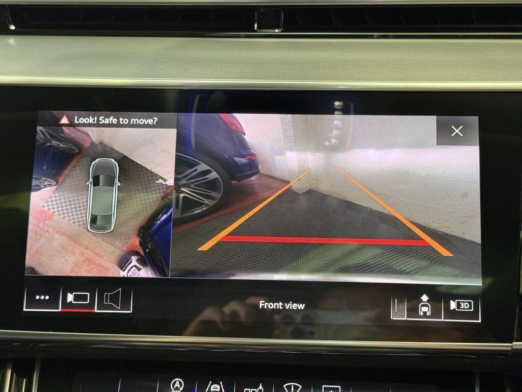 Audi A8 view 36