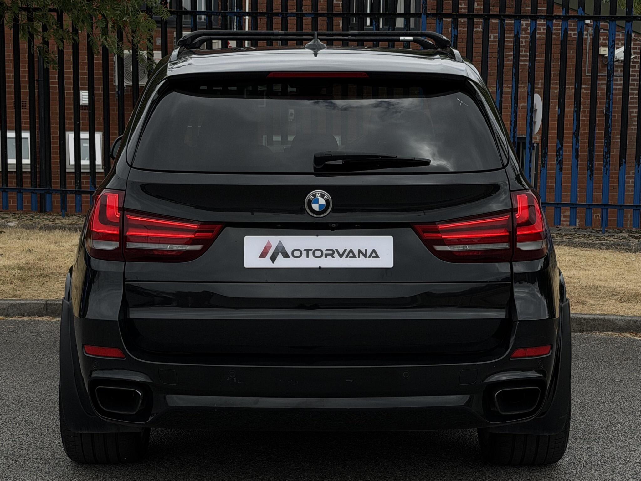 BMW X5 view 13