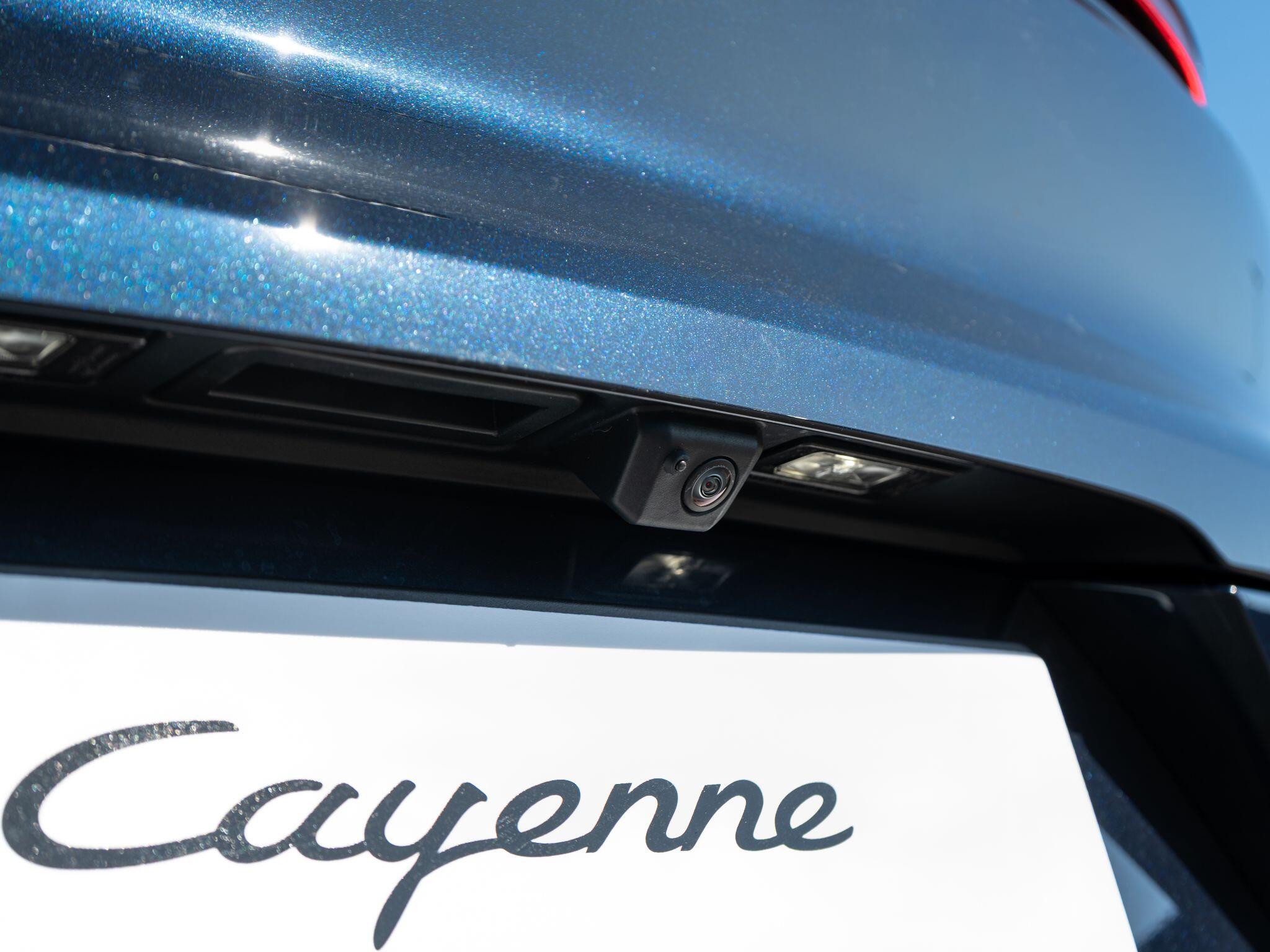 Porsche Cayenne view 16