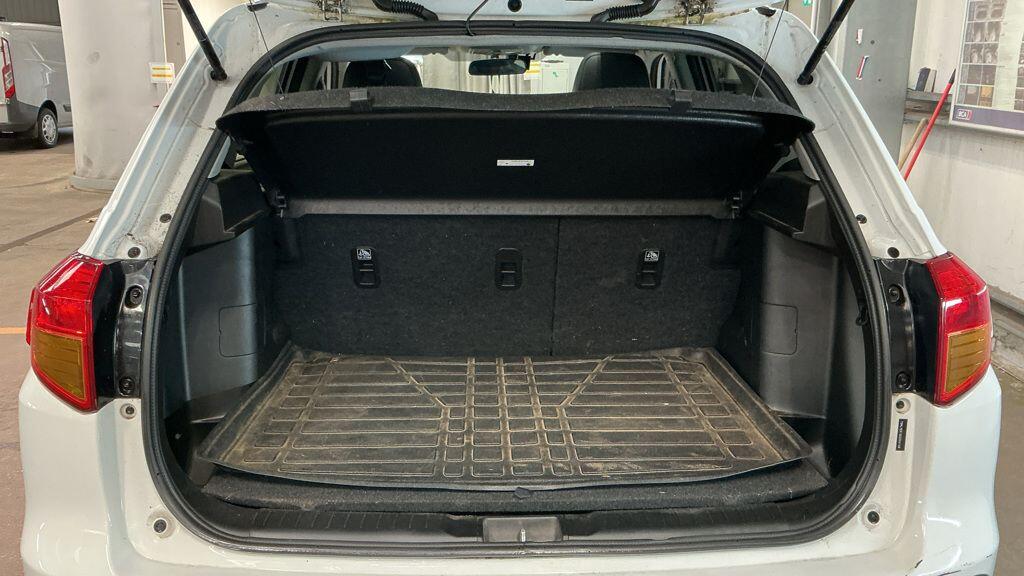 Suzuki Vitara view 15