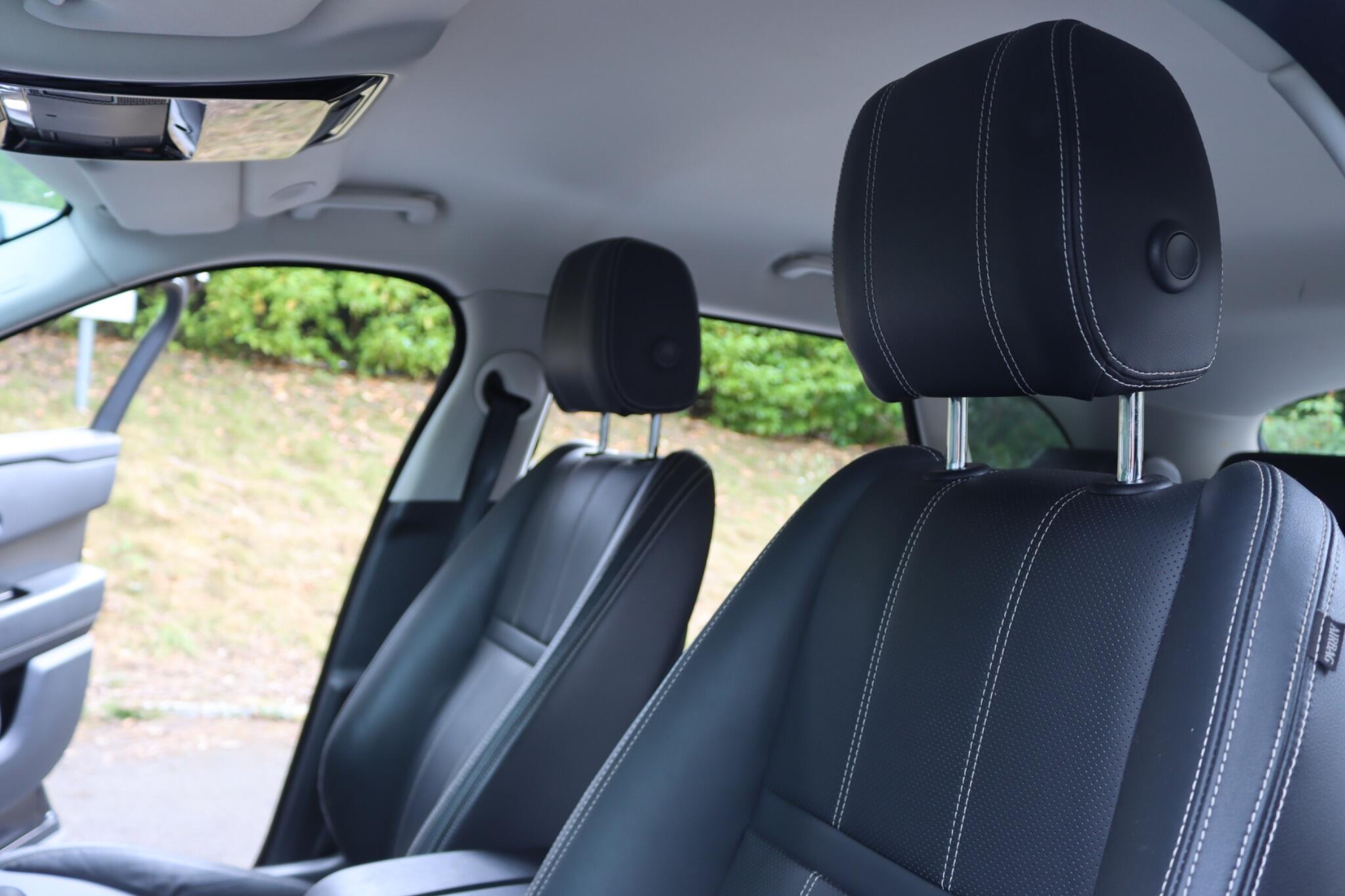 Land Rover Range Rover Velar view 14