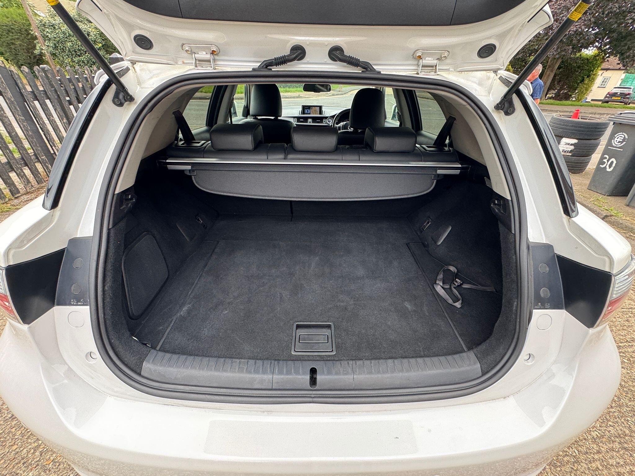 Lexus CT view 42