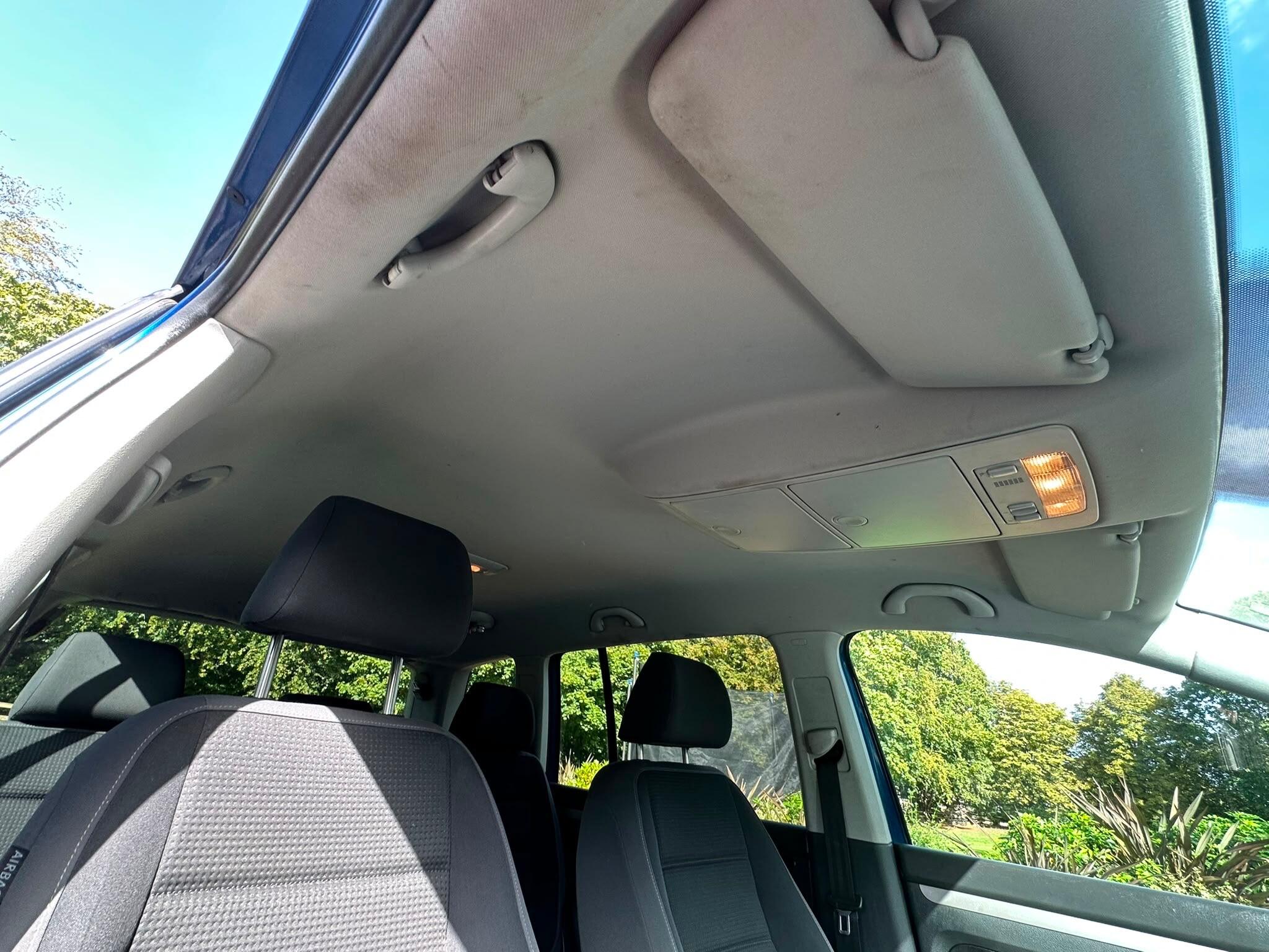 Volkswagen Touran view 44