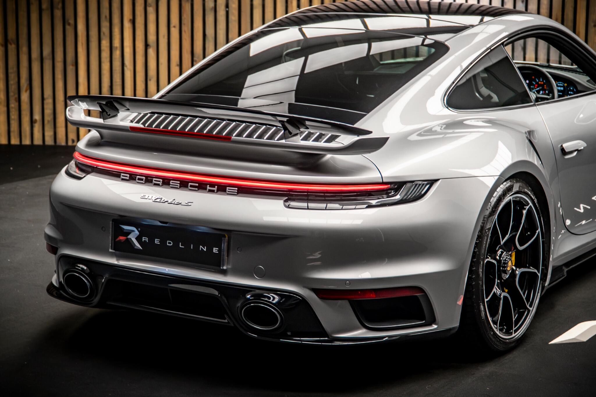 Porsche 911 view 22