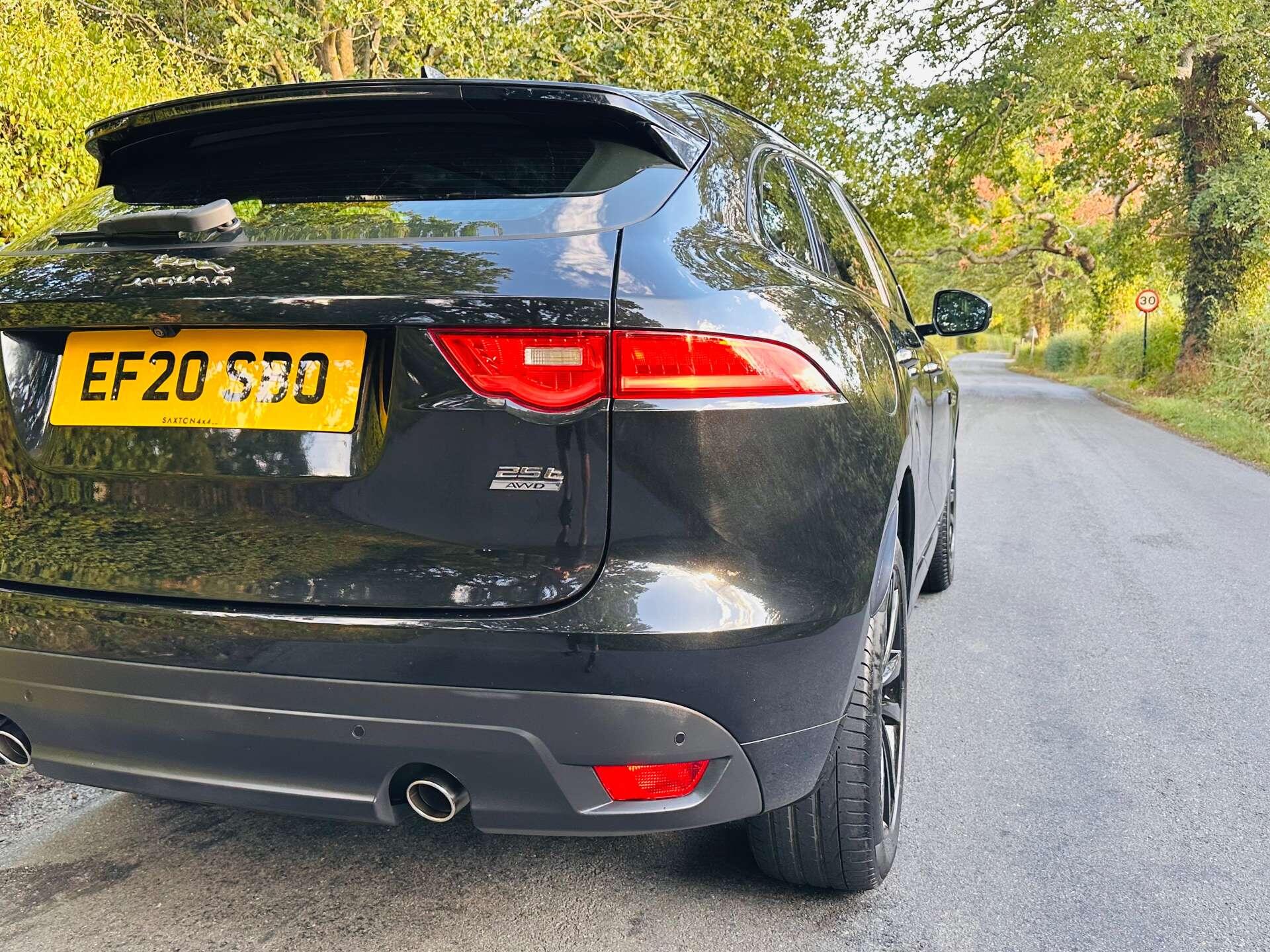 Jaguar F-Pace view 45