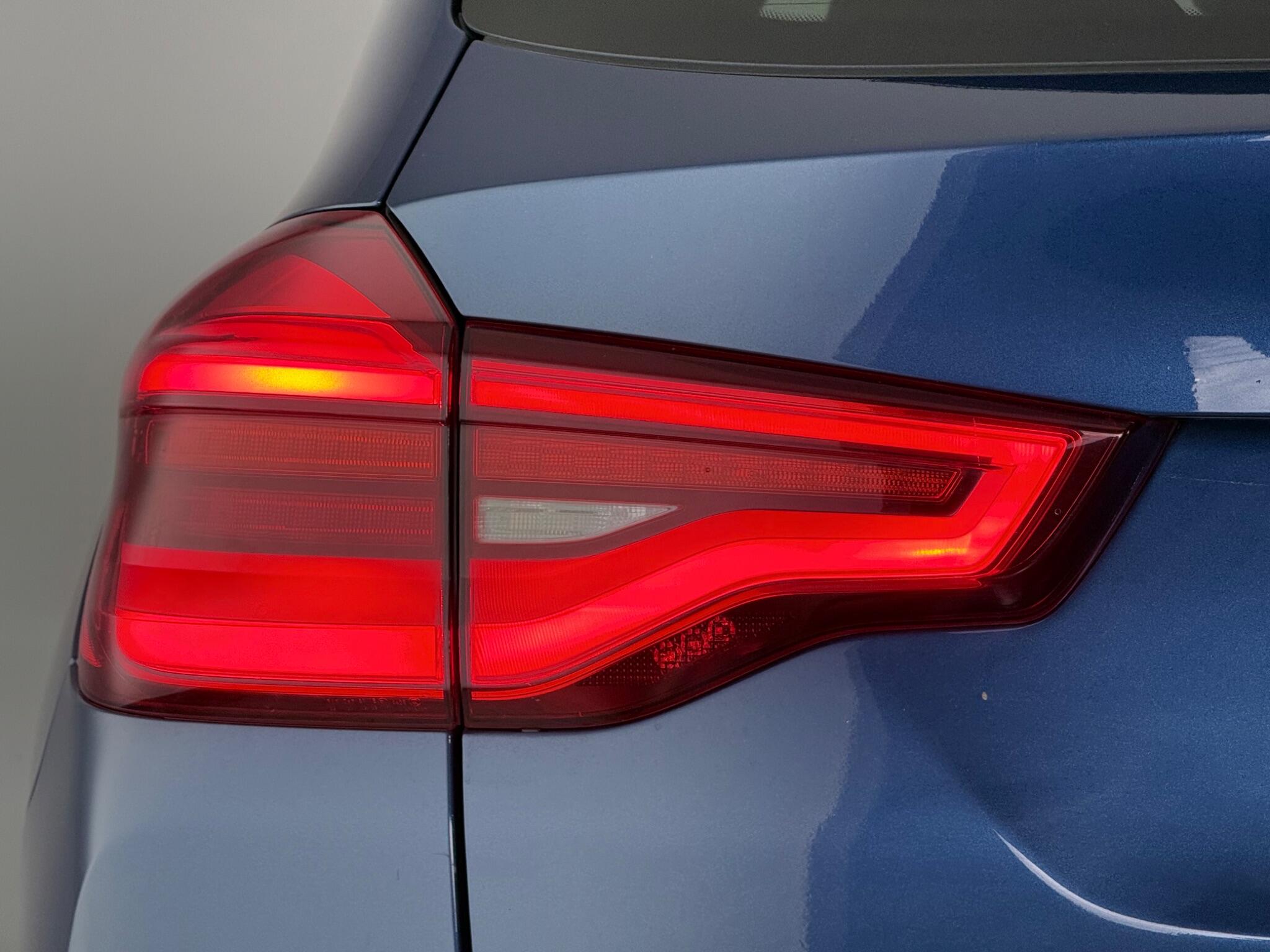 BMW X3 view 12