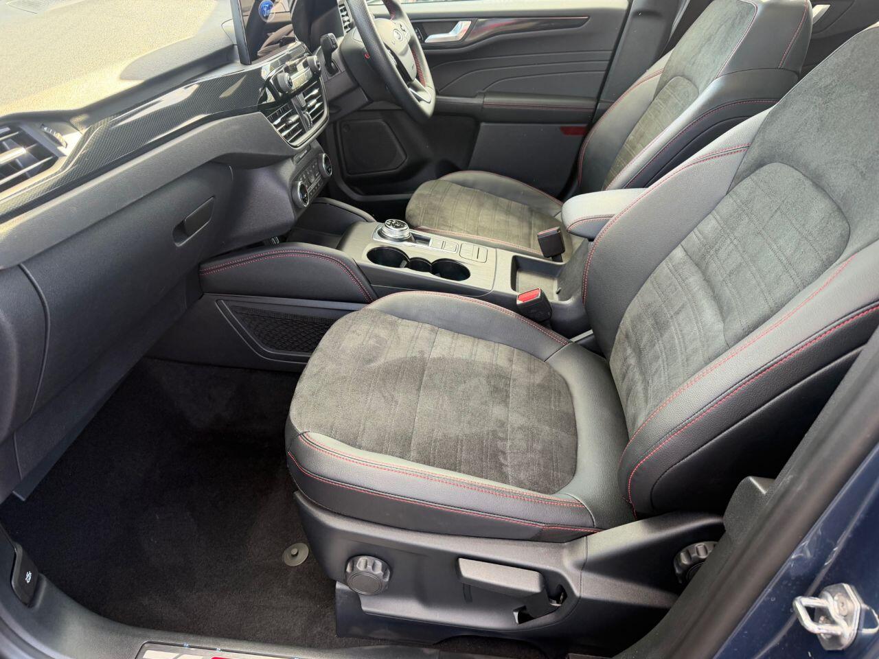 Ford Kuga view 45
