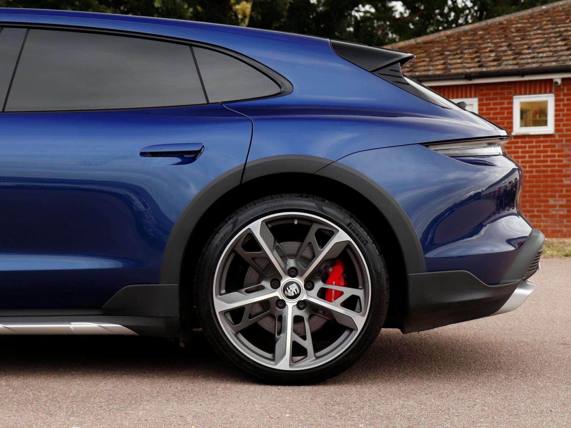 Porsche Taycan view 29