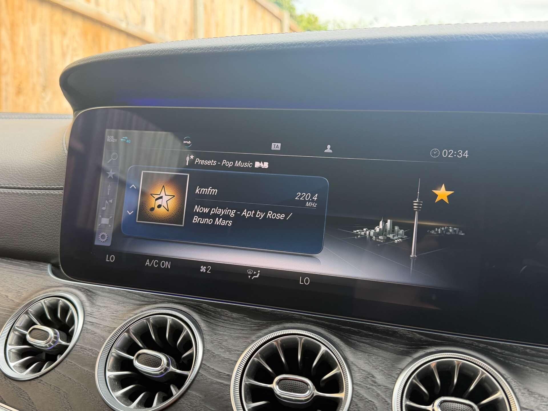 Mercedes-Benz E Class view 21