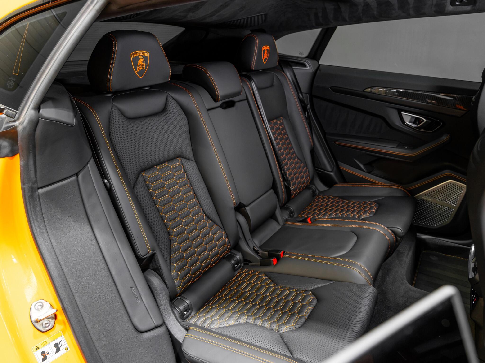 Lamborghini Urus view 30