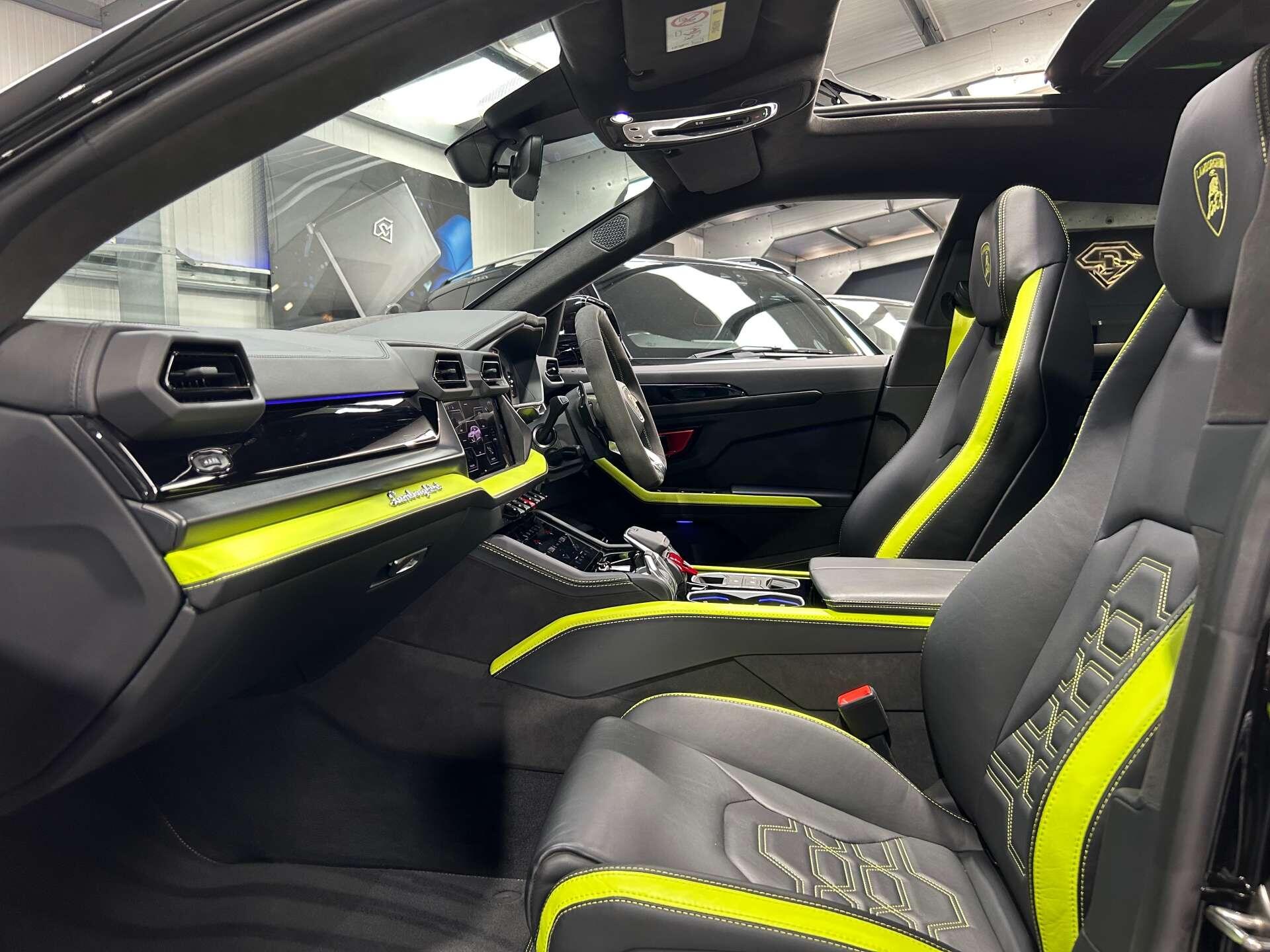 Lamborghini Urus view 41