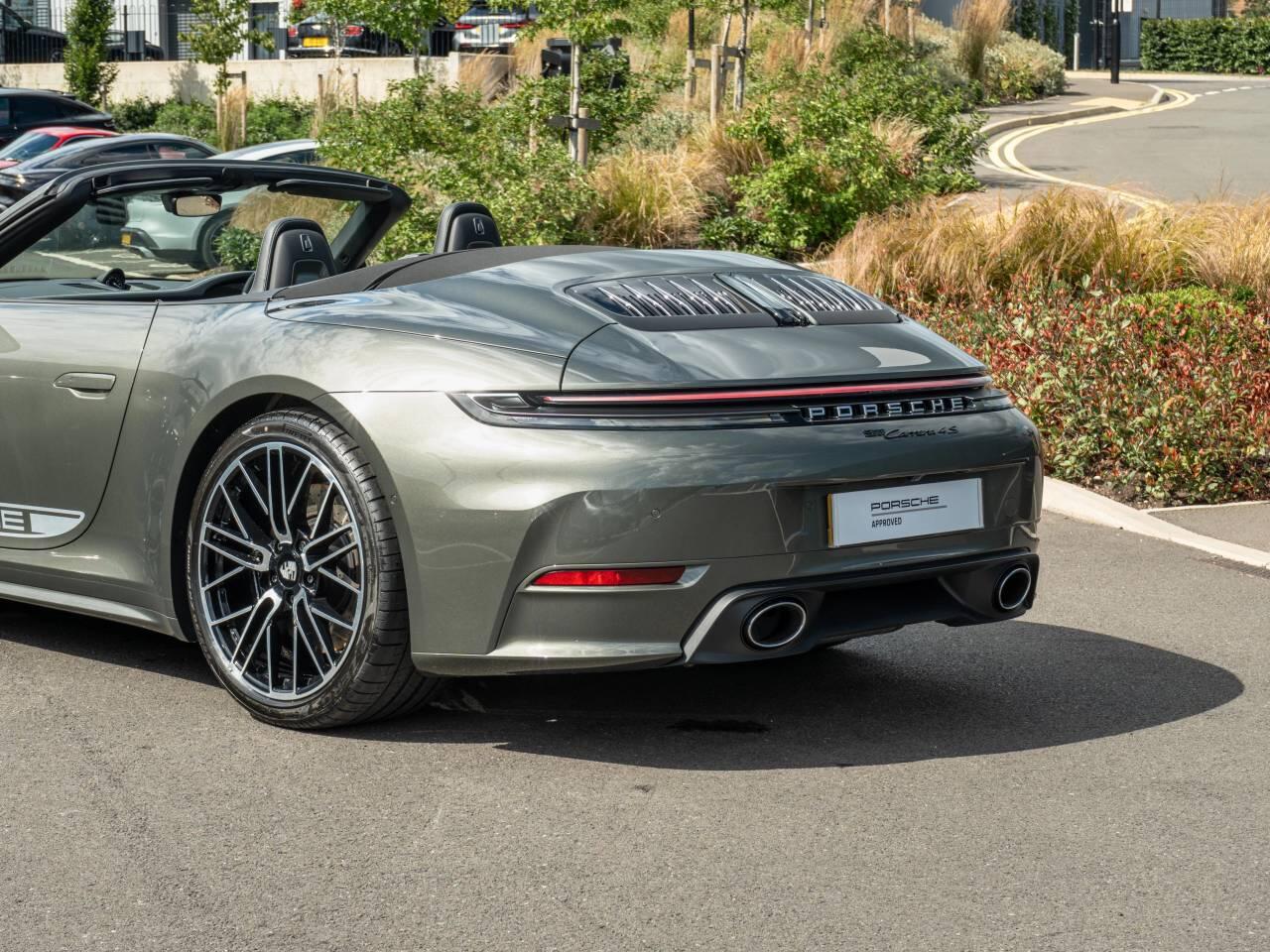 Porsche 911 view 12