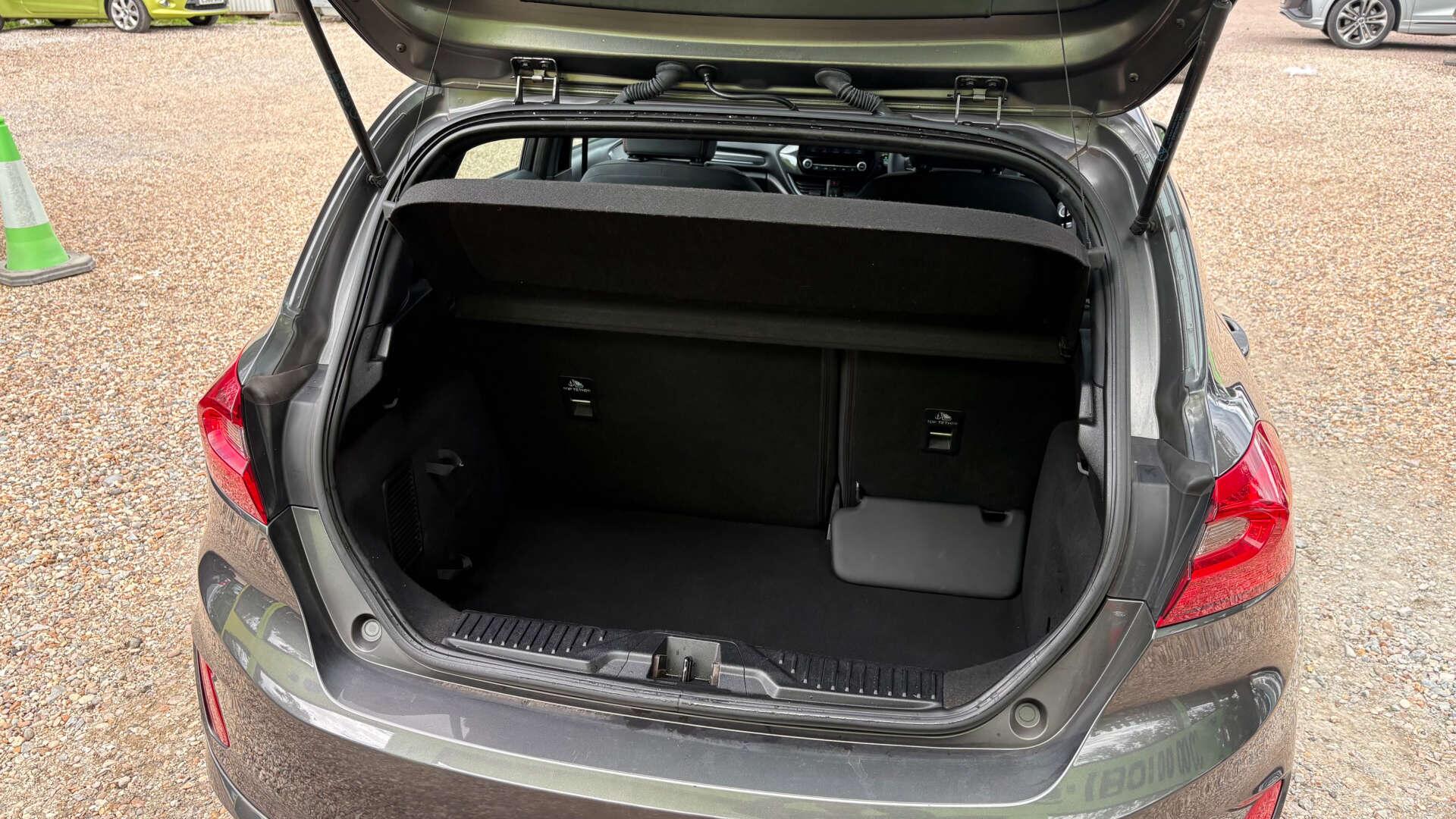Ford Fiesta view 44