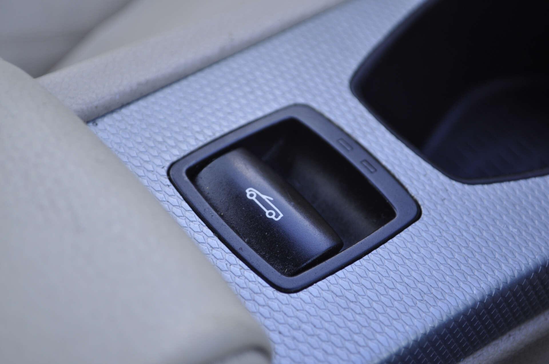 BMW 3 Series view 18