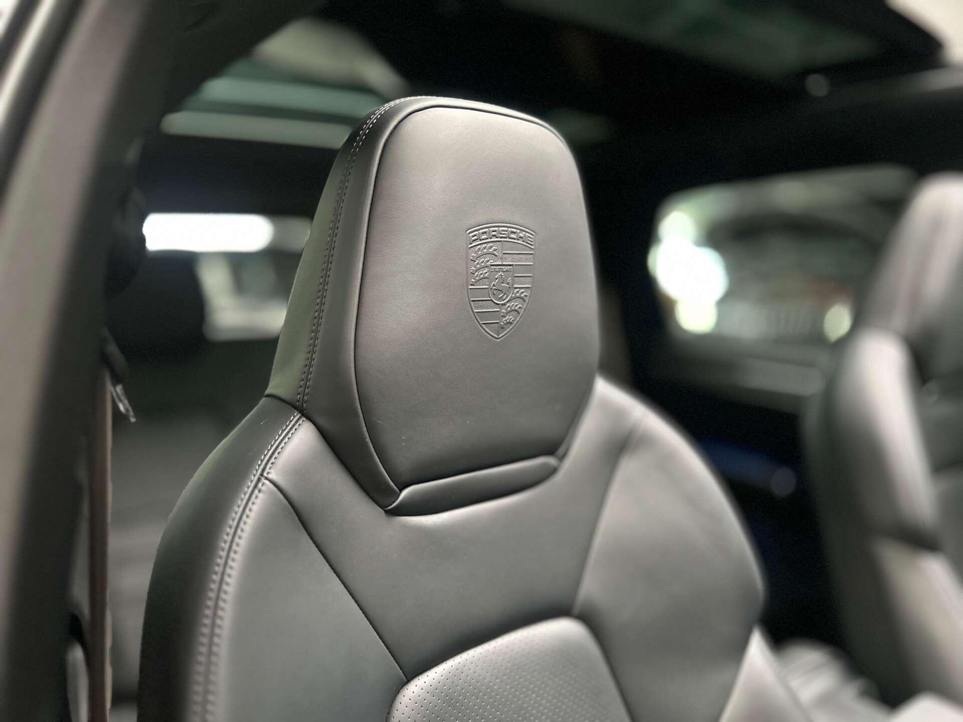 Porsche Cayenne view 25