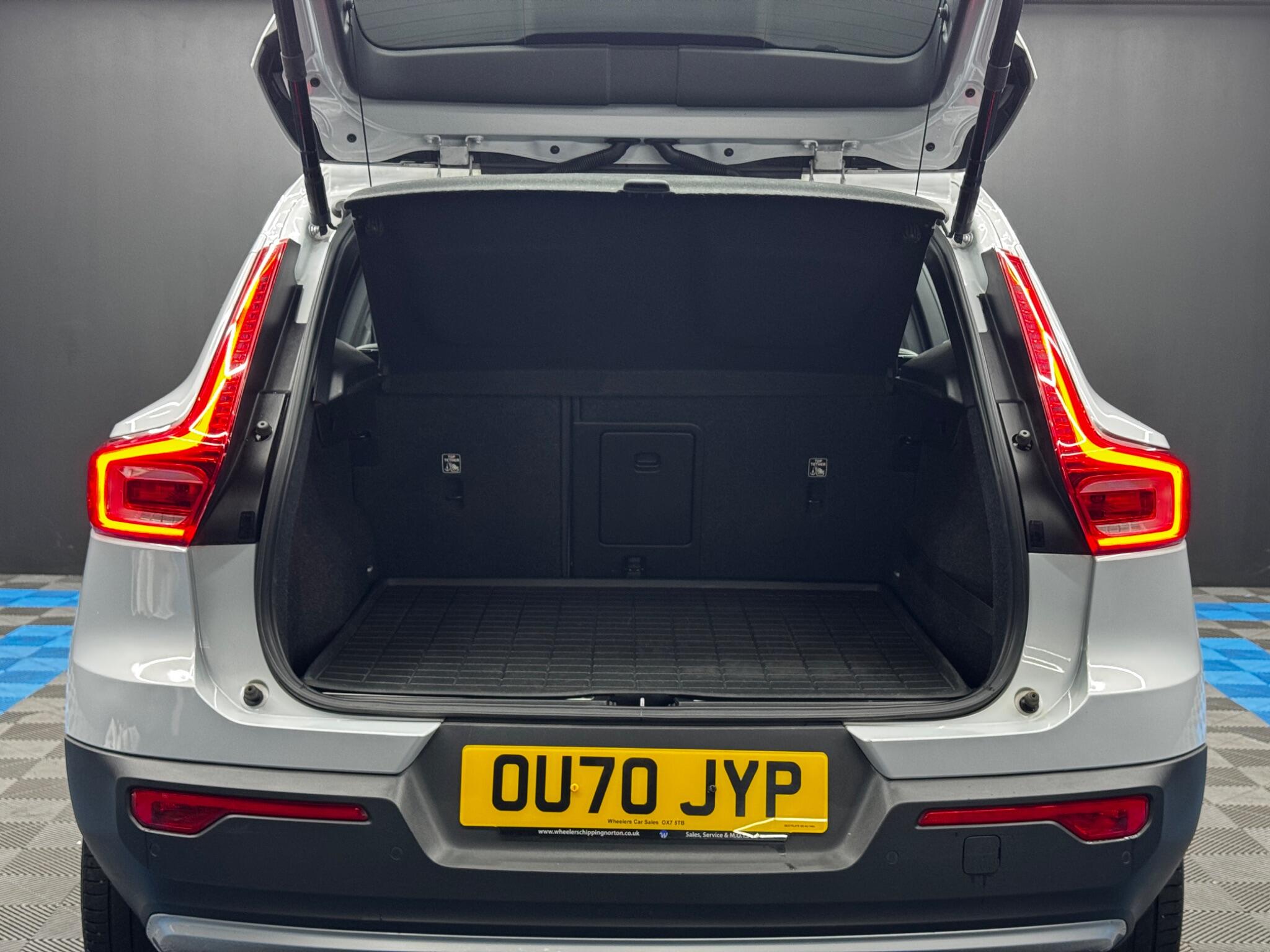 Volvo XC40 view 37