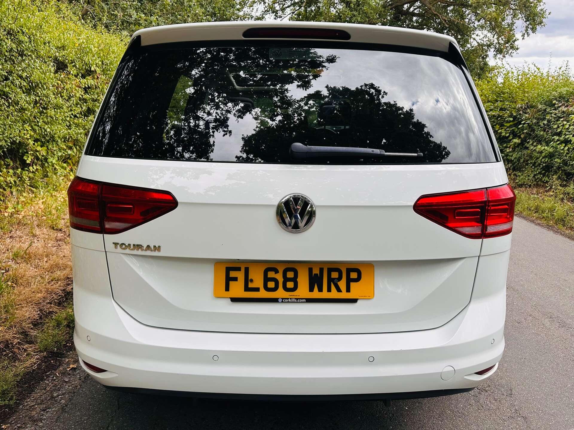 Volkswagen Touran view 44