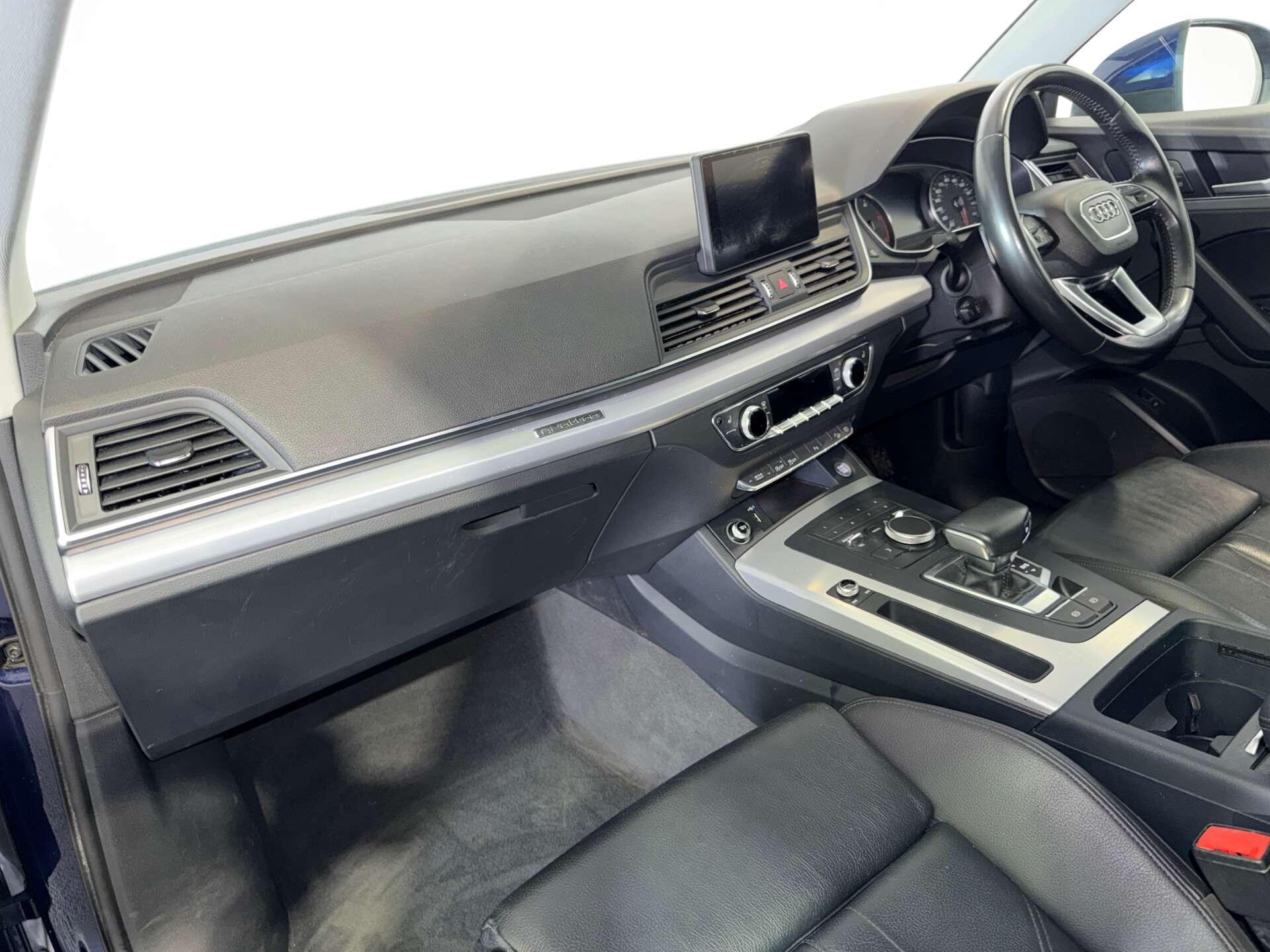 Audi Q5 view 53