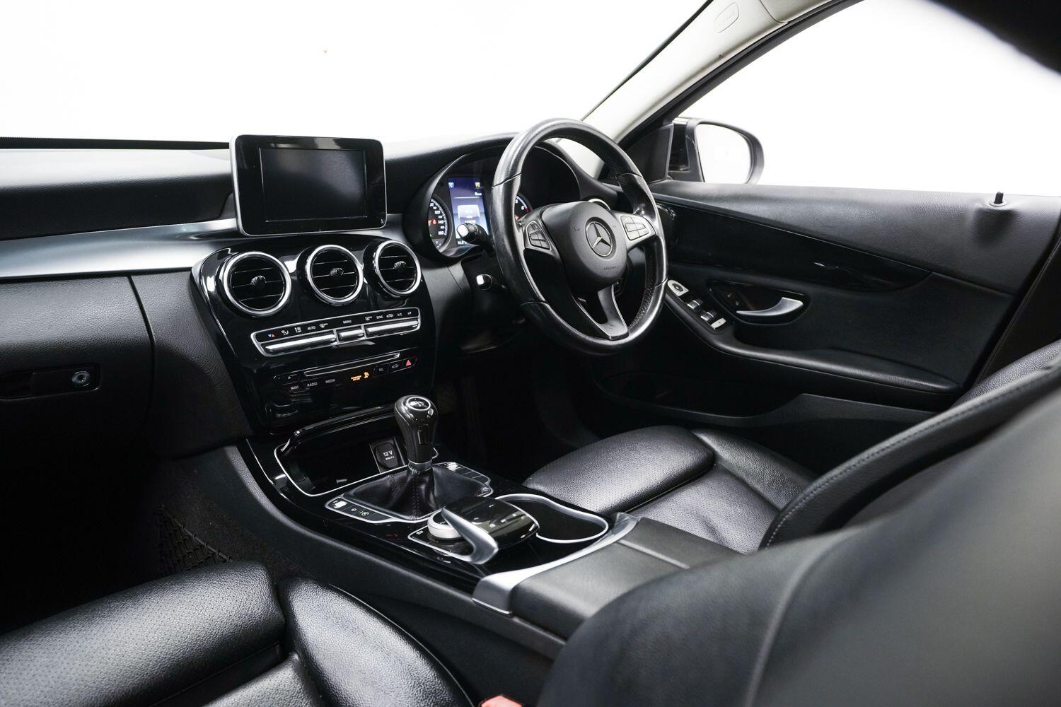 Mercedes-Benz C-Class view 22