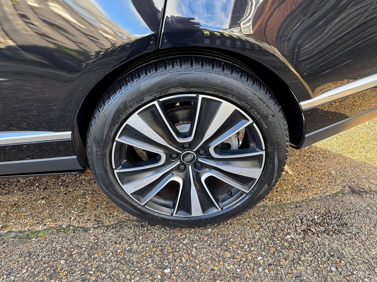 Land Rover Range Rover view 55