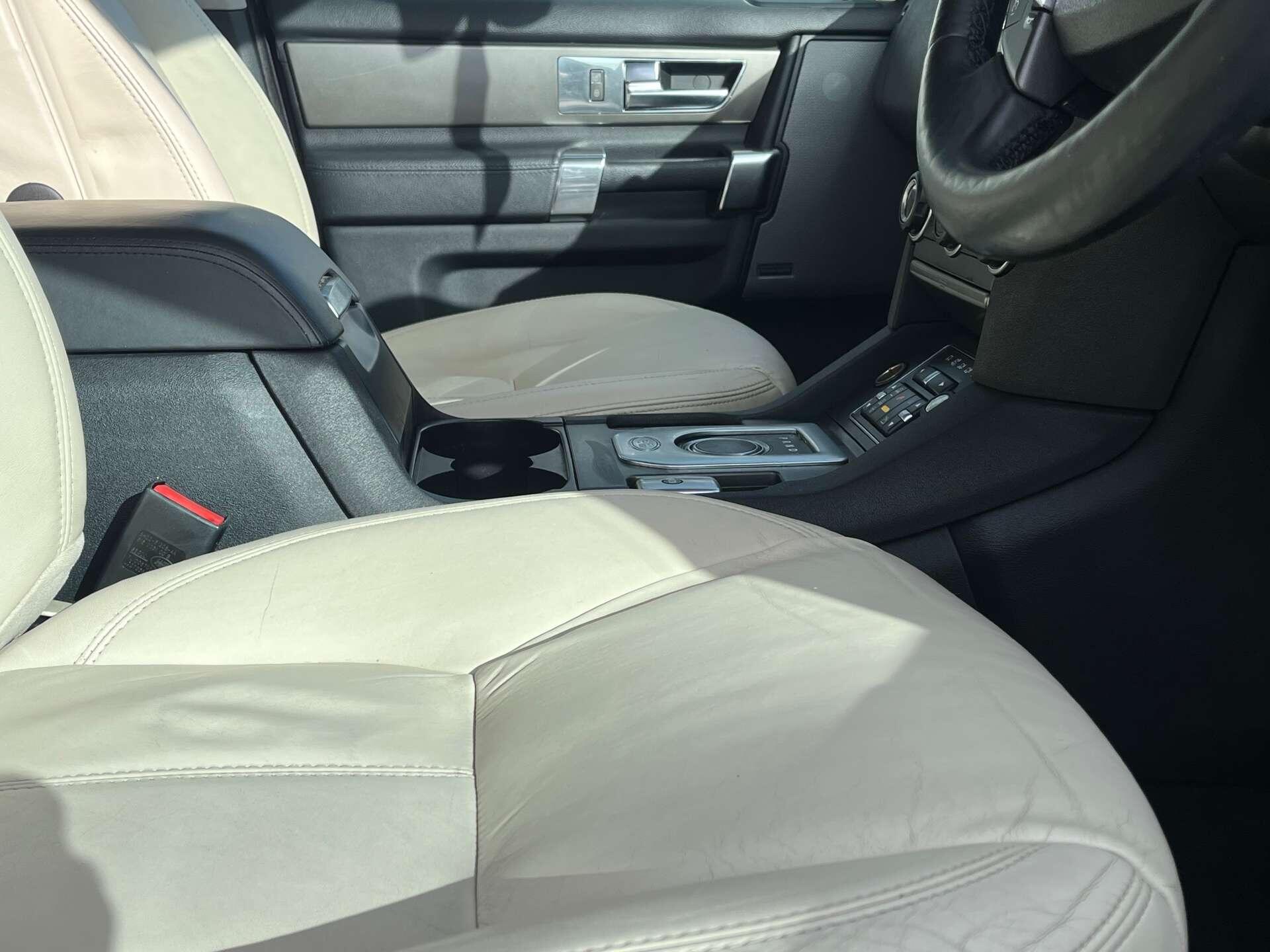 Land Rover Discovery view 20