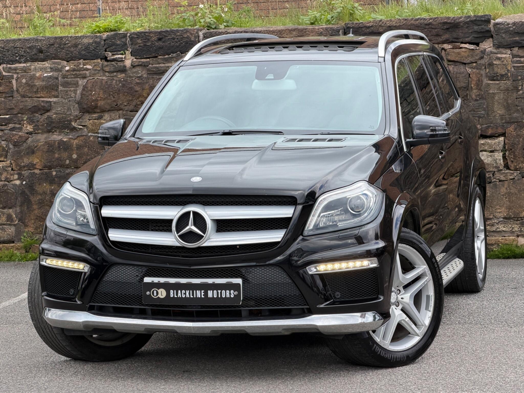 Mercedes-Benz GL view 3