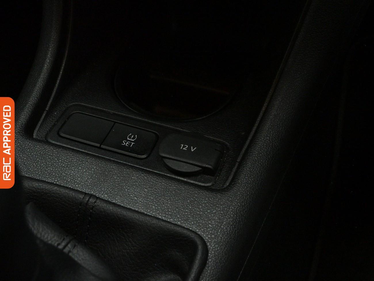 Volkswagen Up! view 17