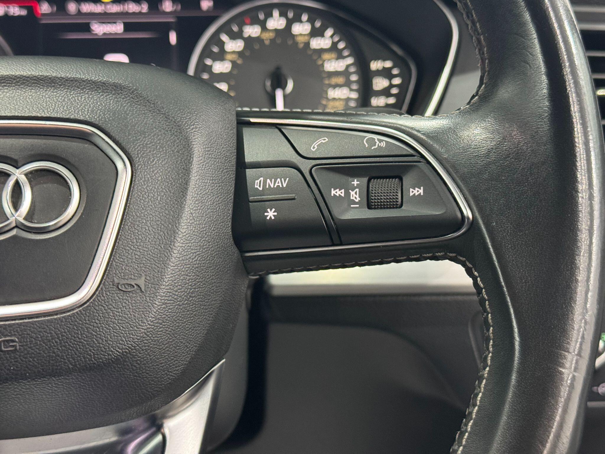 Audi SQ5 view 40