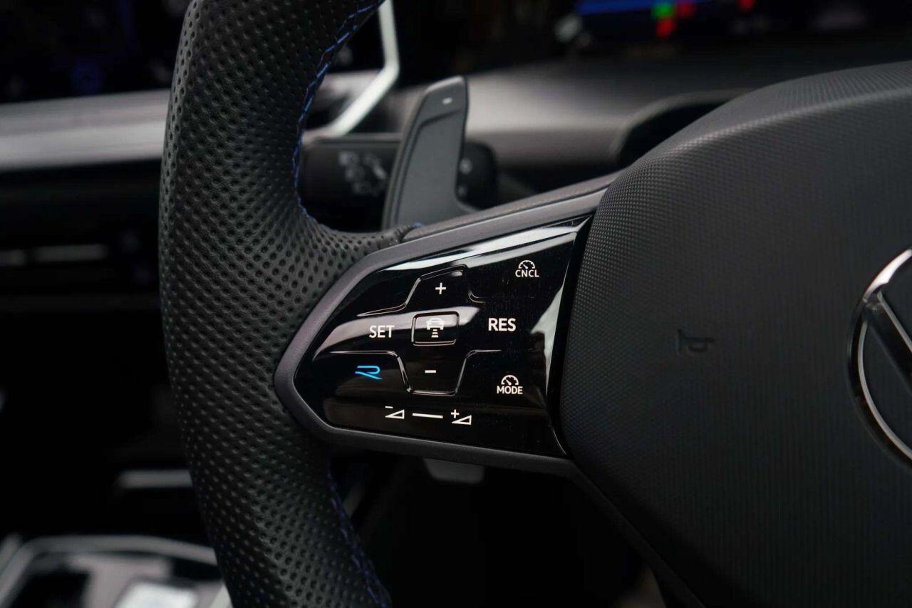 Volkswagen Golf view 20