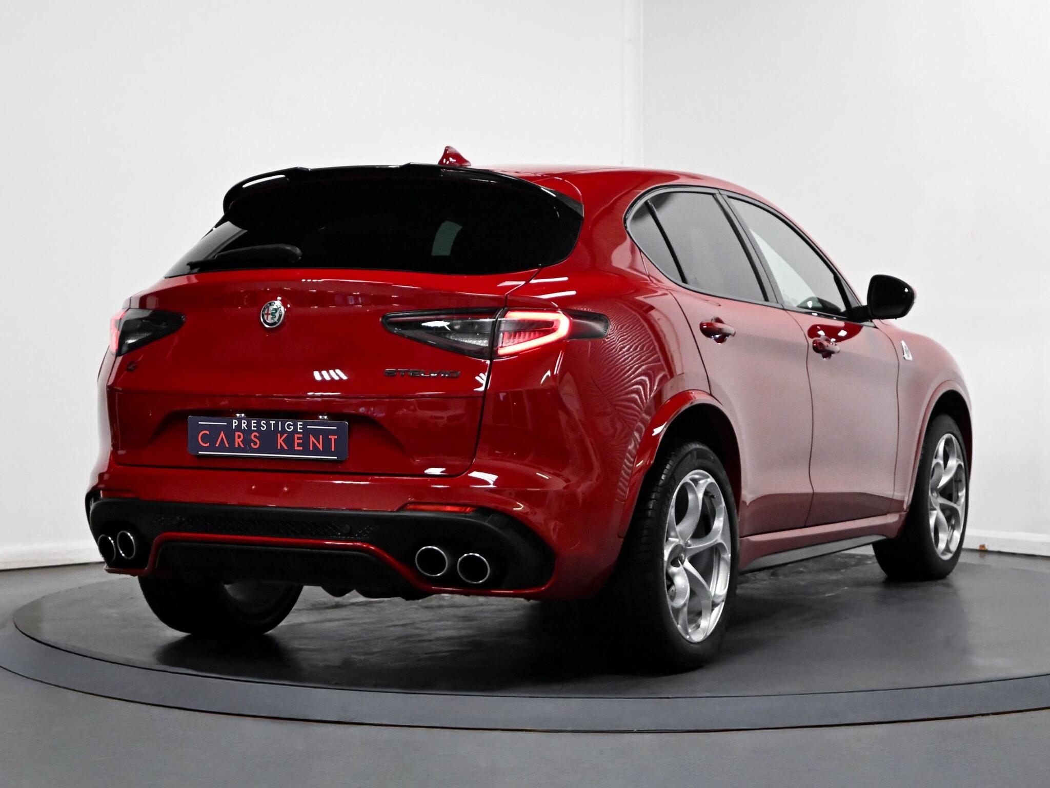 Alfa Romeo Stelvio view 23