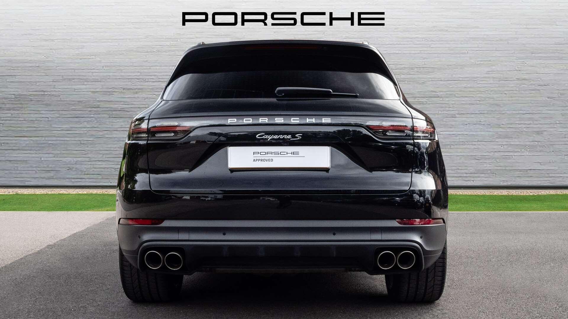 Porsche Cayenne view 10