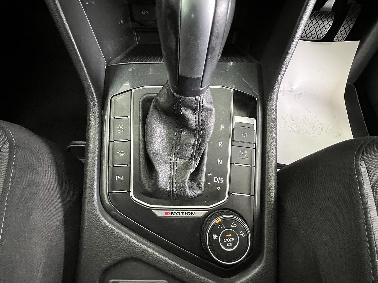 Volkswagen Tiguan view 13