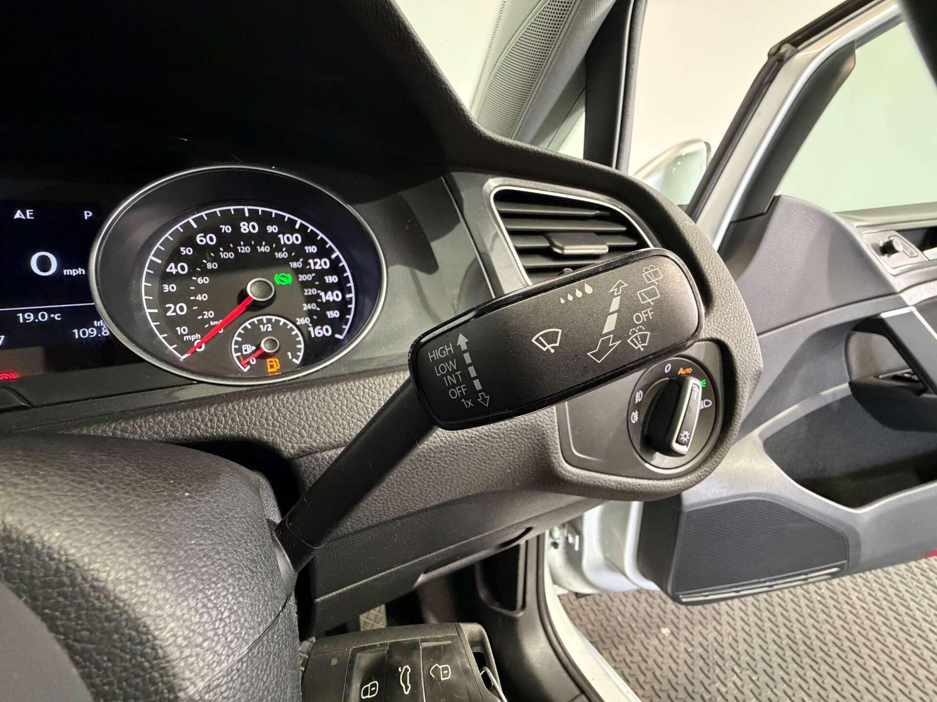Volkswagen Golf view 29