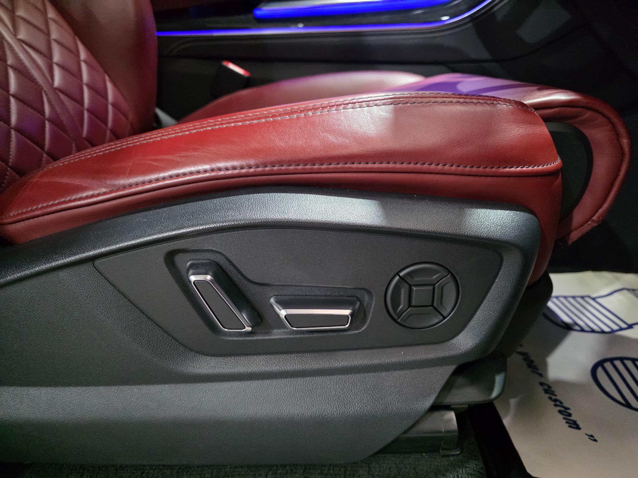 Audi SQ8 view 22