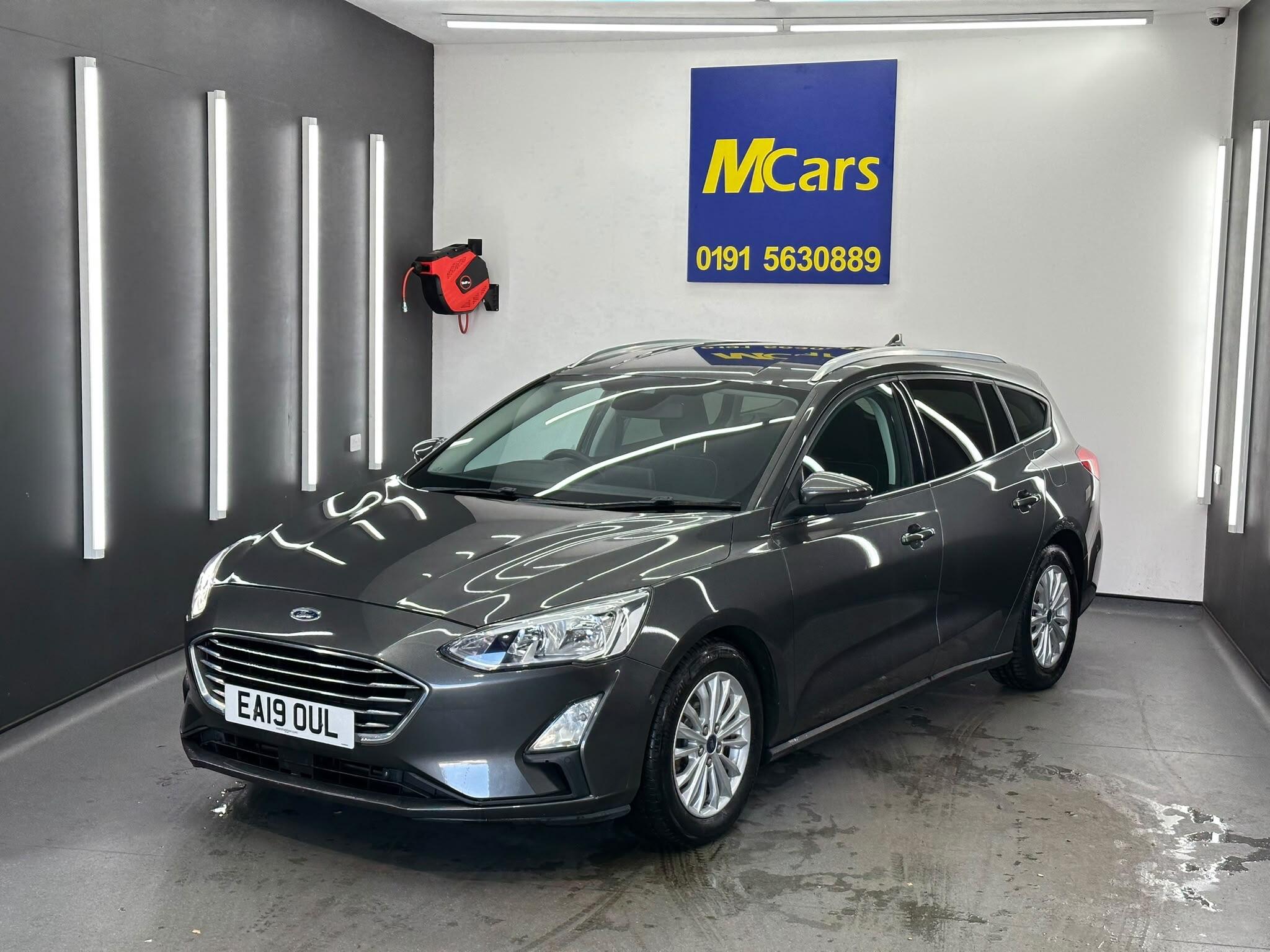 Ford Focus view 11